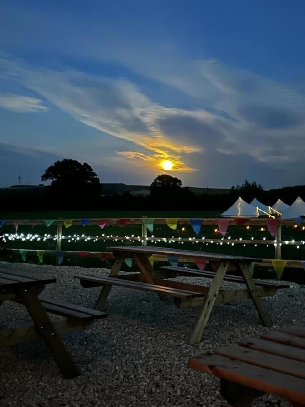 Country View Camping Bratton 外观 照片